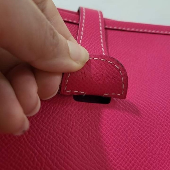 A111- 💯 % authentic Hermès Evelyne PM lll Rose Tyrien Epsom leather - Picture 14 of 16